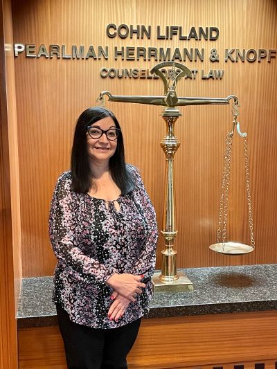 Lindwall Celebrates 35 Years with Cohn Lifland