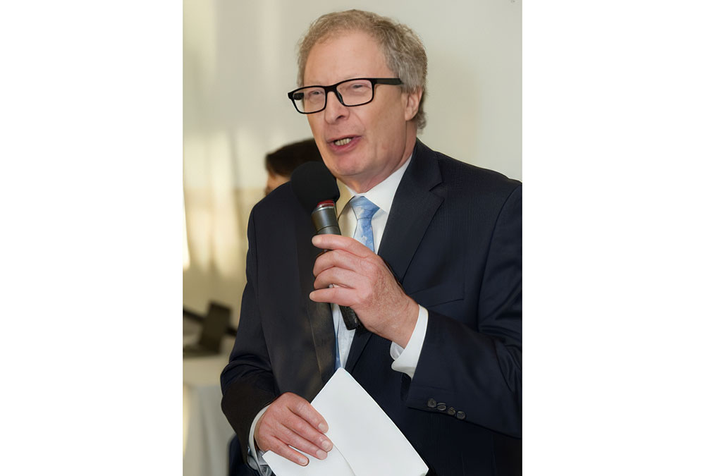 Managing Partner Richard Schnoll welcomes guests